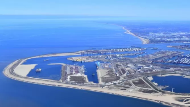 Air Liquide costruirà un'unità di cattura della CO₂ su larga scala per contribuire alla decarbonizzazione del bacino industriale di Rotterdam